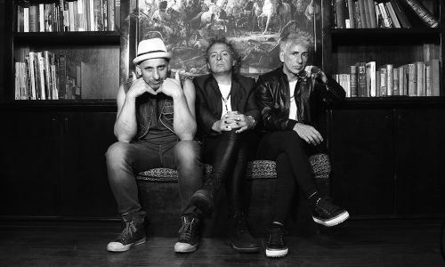 Los Tipitos celebran los 20 años de Armando Camaleón en el Gran Rex