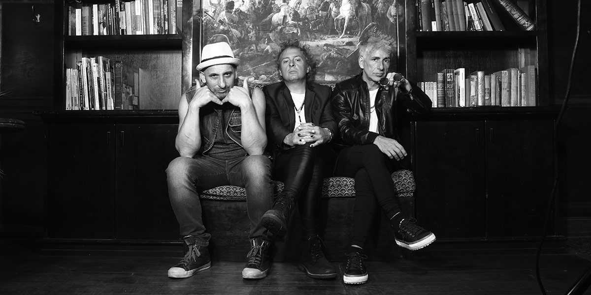 Los Tipitos celebran los 20 años de Armando Camaleón en el Gran Rex