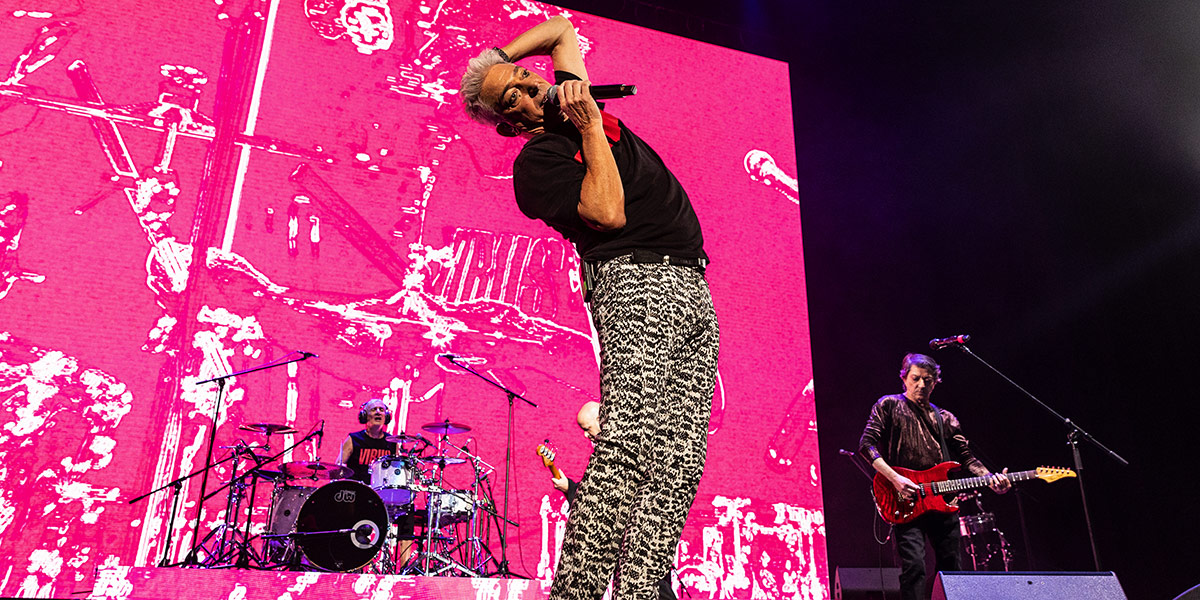 Conmovedor e histórico show de Virus en el Movistar Arena
